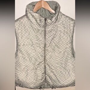 Vine&valley Reversible Puff vest, spring subtle hues of green#travel#versatile